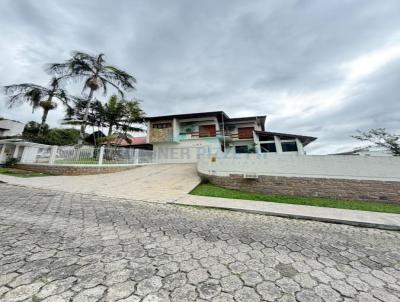 Alto Padr�o para Venda, em Crici�ma, bairro Santa Catarina, 3 dormit�rios, 2 banheiros, 1 su�te, 4 vagas